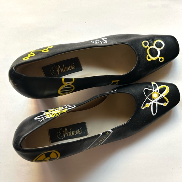 Upcycled Shoes - Upcycled Custom Painted Black Pumps Yellow Bottoms
Science & Lab Theme Heels 7.5